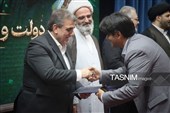 همایش دولتمردان شهید به مناسبت هفته وحدت، روز کارمند و  گرامیداشت یاد و خاطره 300 شهید کارمند استان