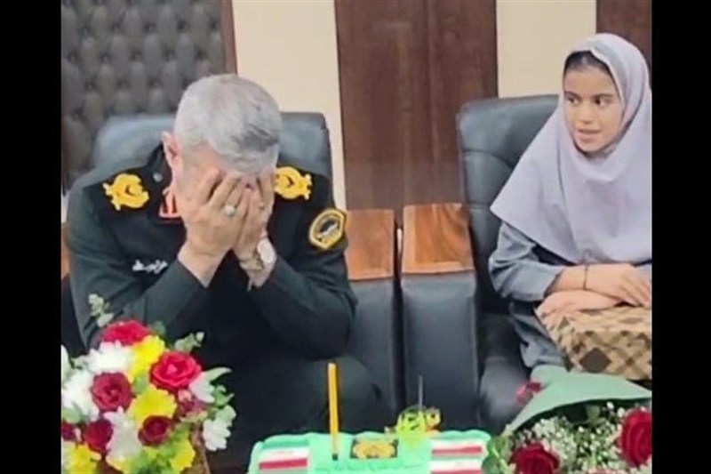 ببینید| وقتی دختر شهید فرمانده را غافلگیر کرد؛ بغض سردار شکست