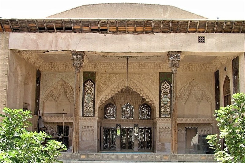 شکوه خاموش تاریخ در ایوان خانه شیخ‌الاسلام