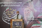 گرامیداشت شهدای کارمند در گلستان شهدای اصفهان