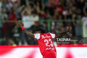 دیدار تیم‌های فوتبال پرسپولیس و ملوان بندرانزلی