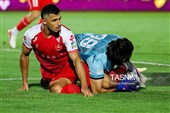 دیدار تیم‌های فوتبال پرسپولیس و ملوان بندرانزلی