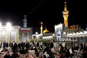 حال و هوای حرم مطهر رضوی در شب ولادت نبی اکرم صلی‌الله‌علیه‌وآله و امام صادق علیه‌السلام