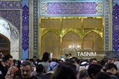 حال و هوای حرم مطهر رضوی در شب ولادت نبی اکرم صلی‌الله‌علیه‌وآله و امام صادق علیه‌السلام