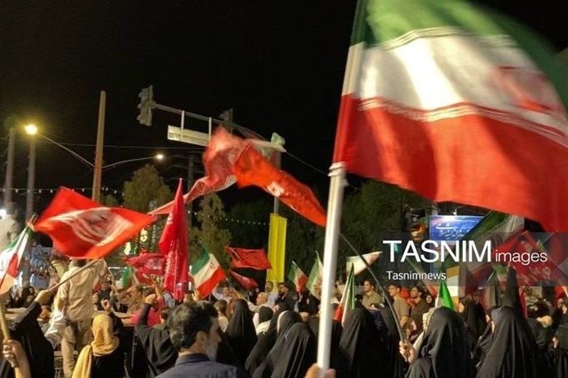 پاسخ کوبنده مردم قم به یاوه‌گویی‌های ترامپ