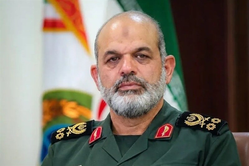 سرلشکر وحیدی: خون پاک شهیدانمان بی حساب نخواهد ماند فرمانده سپاه گفت: خون پاک شهدایمان هرگز بی حساب نخواهد ماند و گریبان عاملان و آمران جنایتکار را خواهد گرفت.