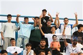 دیدار تیم‌های فوتبال ملوان بندرانزلی و نساجی مازندران