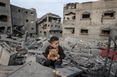 على صخرة غزة تتکسر عروش الغزاة: ملحمة الفداء وقیامة الحریة
