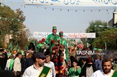 کجاوه‌ای از نور در سیل خروشان مردم مشتاق قم