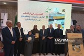 نیم‌قرن خدمت پزشکی و فرهنگی در قاب تصاویرگزارش تصویری از آیین تجلیل از نیم‌قرن فعالیت فرهنگی دکتر مح