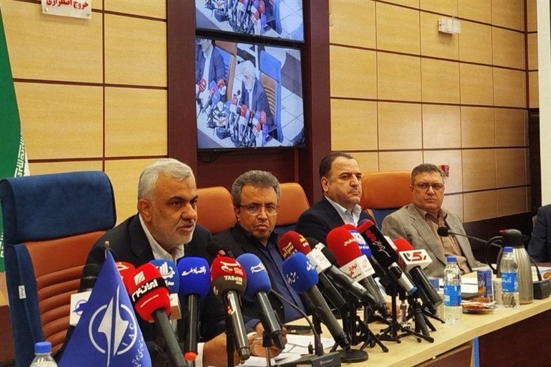 حمله دشمن به 27 فرودگاه/خدمات هوایی بلافاصله پس از آتش بس ازسرگرفته شد مدیرعامل شرکت فرودگاه‌ها از آسیب 27 فرودگاه کشور در جنگ اخیر و بازگشت سریع خدمات هوایی خبر داد. 12 دقیقه پیش