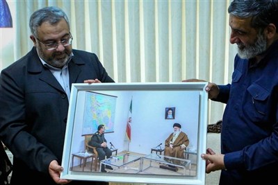 دیدار اعضای دفتر حفظ و نشر آثار رهبر شهید با خانواده شهید تنگسیری
