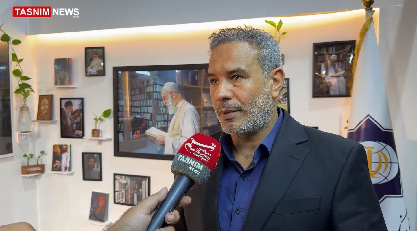 العراق , بغداد , معرض الكتاب , المقاومة , الحشد الشعبي , الإمام الخامنئي ,