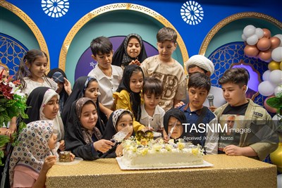 جشن تولد فرزندان شهریور ماهی شهدای جنگ تحمیلی اخیر در مسجد جمکران