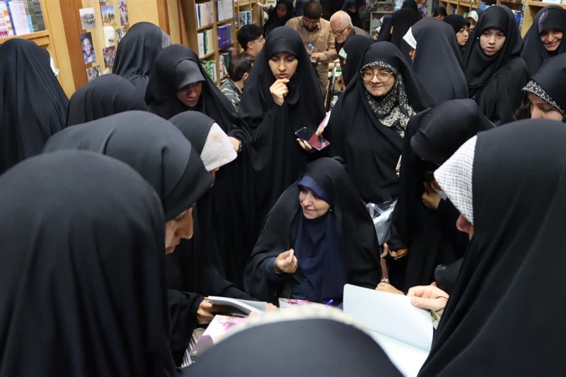 تاریخ شفاهی , کتاب و ادبیات , خانه کتاب , کتابخانه ملی , ادبیات انقلاب اسلامی , نقد ادبی , هنر و ادبیات انقلاب اسلامی , ادبیات آیینی , حوزه علمیه , حوزه انقلابی ,