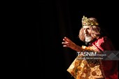 تئاتر «گؤیدن اوچ آلما دوشدو»