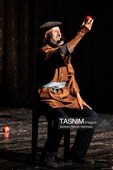 تئاتر «گؤیدن اوچ آلما دوشدو»