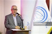 سخنرانی داود عامری رئیس شورای سیاست گداری نمایشگاه و دبیر کل مجمع جهانی صلح اسلامی در افتتاح نمایشگاه عکس 40 روز شکوه مقاومت و پیروزی