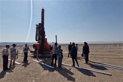 نیروگاه خورشیدی 30 مگاواتی نهبندان پیش از دهه فجر وارد مدار می‌شود