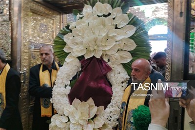آیین اهدای گل به ضریح مطهر حضرت عبدالعظیم حسنی(ع)