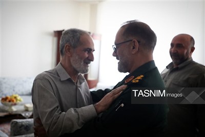 دیدار سردار رجبی با رزمنده پیشکسوت و جانباز سرافراز سنندجی+تصویر