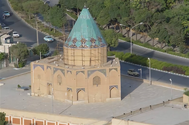 آرامگاه بابا رکن‌الدین؛ پنج‌ضلعی رازآلود تخت فولاد