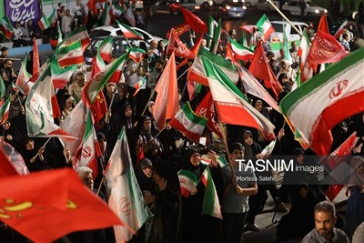 أصفهان: فی لیلتها المائتین.. حشود جماهیریة تؤکد التلاحم الوطنی فی مواجهة التهدیدات الخارجیة