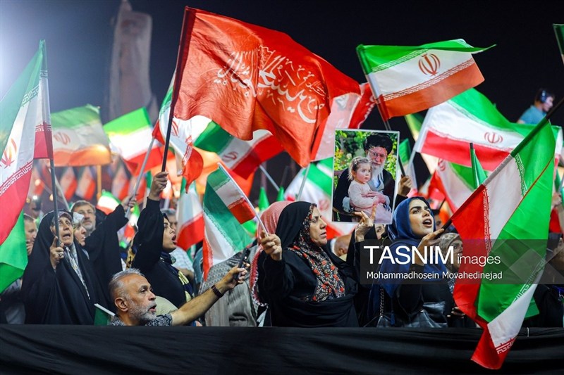 دویستُمین شب حماسه حضور در میدان انقلاب تهران