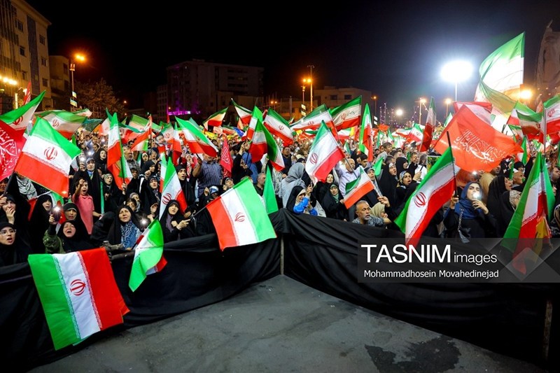 دویستُمین شب حماسه حضور در میدان انقلاب تهران