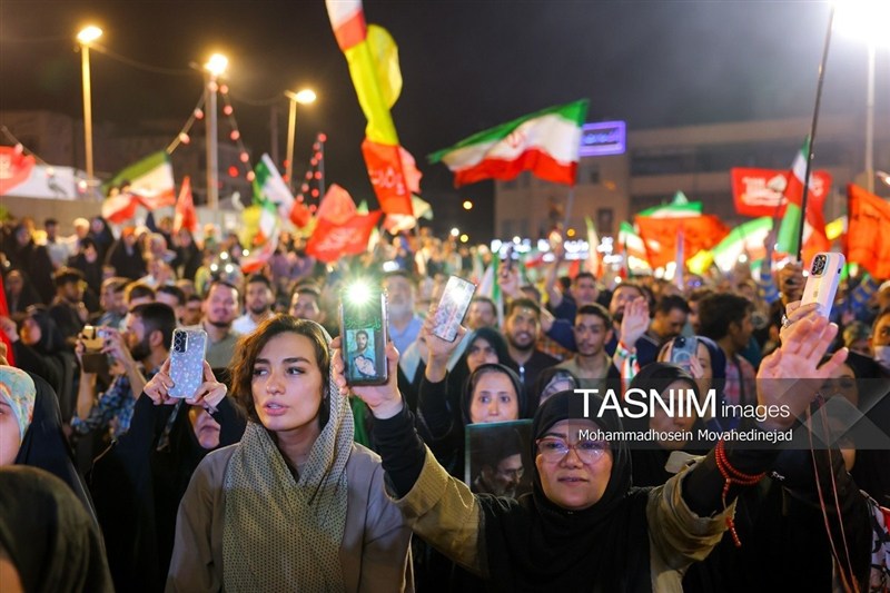 دویستُمین شب حماسه حضور در میدان انقلاب تهران