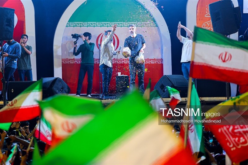 دویستُمین شب حماسه حضور در میدان انقلاب تهران