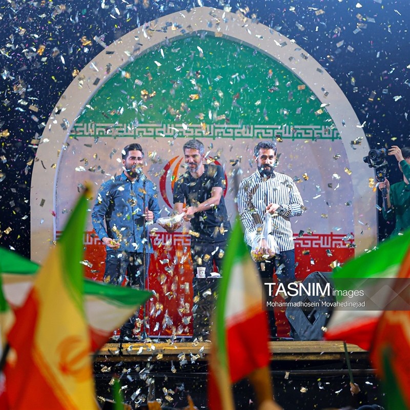 دویستُمین شب حماسه حضور در میدان انقلاب تهران