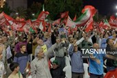 1. طنین شعارهای ضداستکباری در دویست‌اُمین شب حماسه میدان‌داری بوشهری‌ها