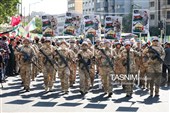 "313 ألف فدائی من أجل إیران".. حشود شعبیة تملأ ساحات العاصمة طهران