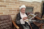 حضور علما و مسئولان در بیت آیت‌الله شبیری زنجانی