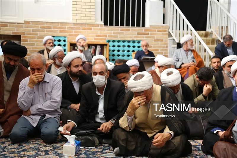 حضور علما ومسئولان در بیت آیتالله شبیری زنجانی برای ابراز همدردی+ عکس حوزه علمیه , مراجع عظام , اخبار قم ,