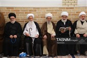 حضور علما و مسئولان در بیت آیت‌الله شبیری زنجانی