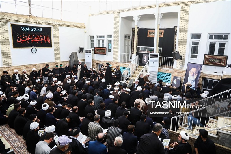 وداع با پیکر آیت‌الله شبیری زنجانی در بیت ایشان
