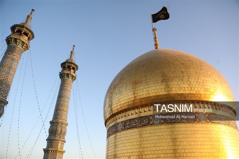 اهتزاز پرچم عزا بر گنبد منور حضرت فاطمه معصومه(س)+ عکس حضرت معصومه (س) , اخبار قم ,