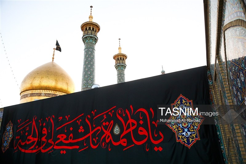اهتزاز پرچم عزا بر گنبد منور حضرت فاطمه معصومه(س)+ عکس حضرت معصومه (س) , اخبار قم ,