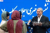 احمدرضا لاهیجان‌زاده معاون محیط‌زیست دریایی و تالاب‌های سازمان حفاظت محیط زیست کشور در نشست خبری اجلاس کاپ 7 در جمع خبرنگاران