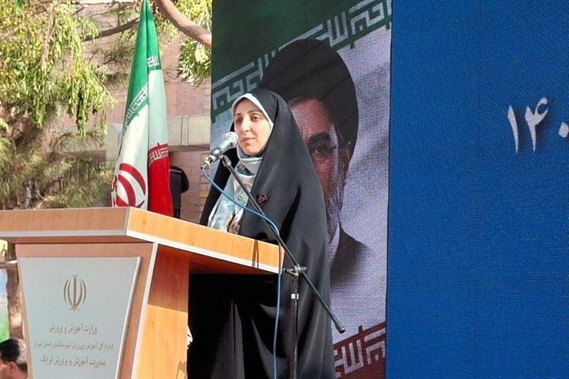 بهروزآذر: مدرسه باید مهارت‌های زندگی را به دانش‌آموزان بیاموزد