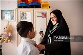 بدرقه فرزند شهید تا مدرسه