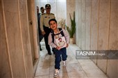 بدرقه فرزند شهید تا مدرسه
