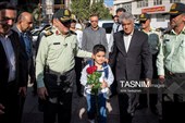 بدرقه فرزند شهید تا مدرسه
