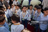 بدرقه فرزند شهید تا مدرسه
