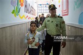 بدرقه فرزند شهید تا مدرسه