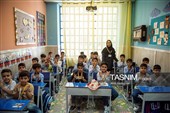 بدرقه فرزند شهید تا مدرسه