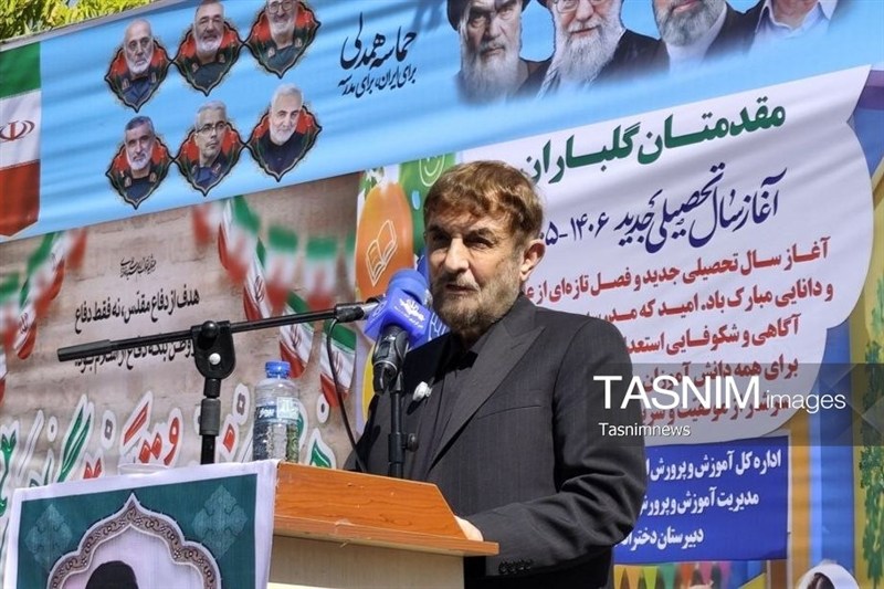 ایران تنها کشوری است که مقتدرانه در برابر ابرقدرت‌ها ایستاد