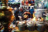 خدمت رسانی به زائران در خیابان‌های اطراف حرم